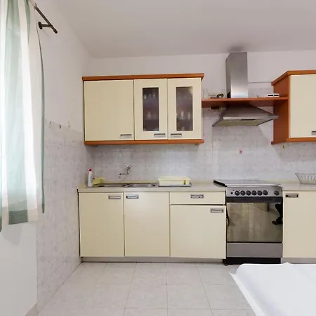 Apartment Ratko Rakalj